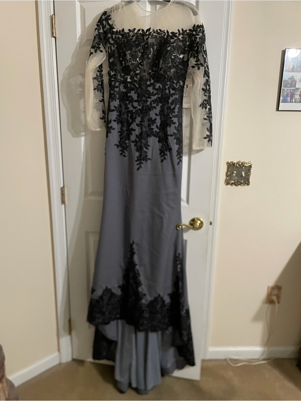 Gray Long-Sleeve Evening Dress with Black Lace Appliqué